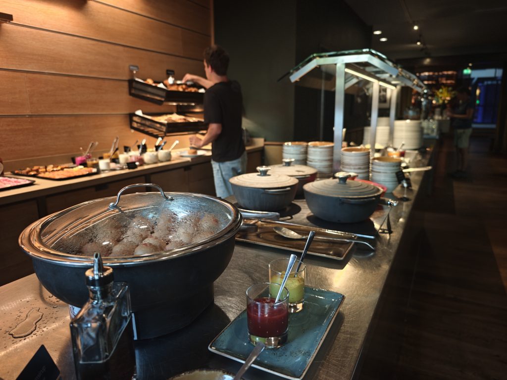 Das Frühstücksbuffet im Gastwerk Hamburg